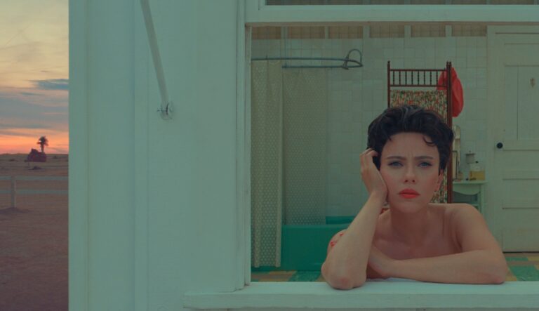 Piękna wydmuszka – recenzja filmu „Asteroid City”