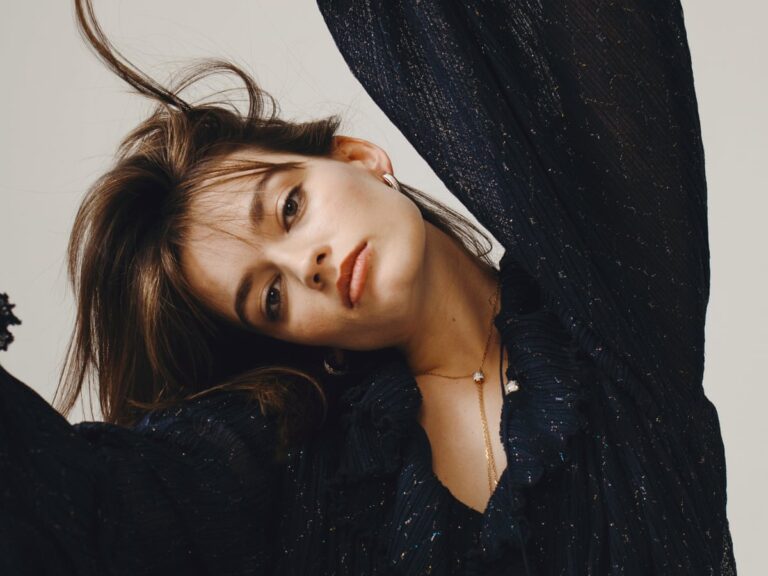 Emma Mackey zagra Białą Czarownicę w „Opowieściach z Narnii”